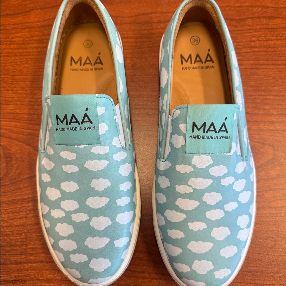 MAÁ Handmade in Spain Leather Cloud Slip On Sneakers Women’s Size 6 (EU 36)
